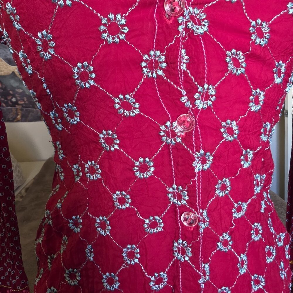 Johnny Was Vintage Embroidered Red Rayon Peasant Blouse Boho Floral Top Tunic XS - Picture 13 of 14